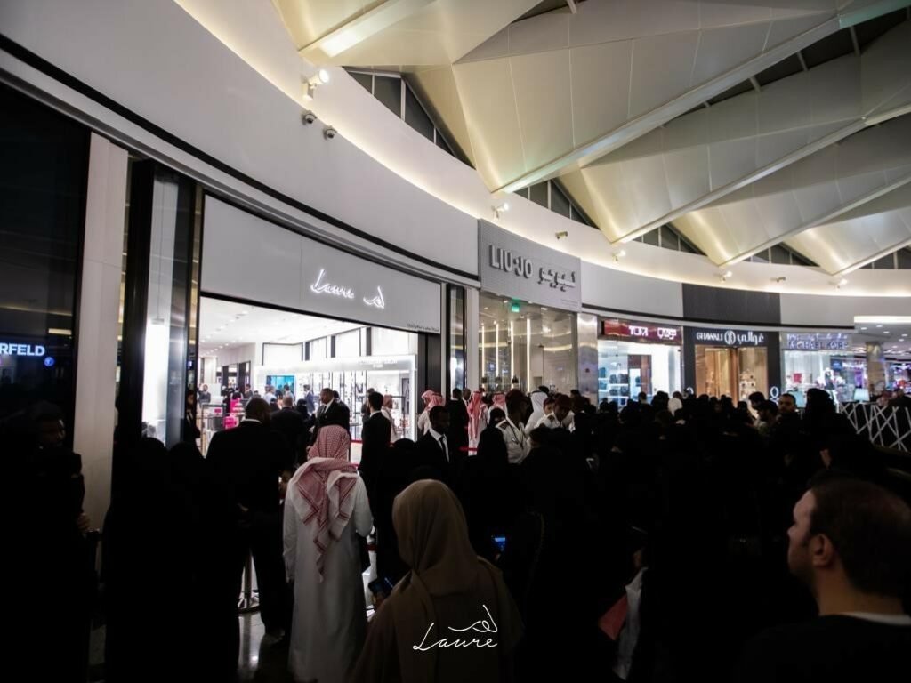 Laure Boutique Launches Karl Lagerfeld Model Co Cosmetics Line